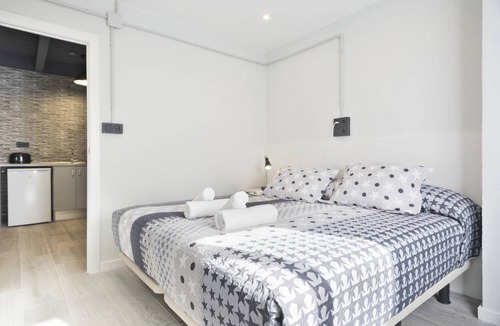 Collblanc y La Torrassa Apartment | 45 m² Apartment ∙ 2 bedrooms ∙ 4 guests