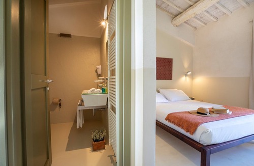 Acqua Loreto Resort | Estate in the heart of Umbria. Villa with 10 rooms, infinity pool and SPA