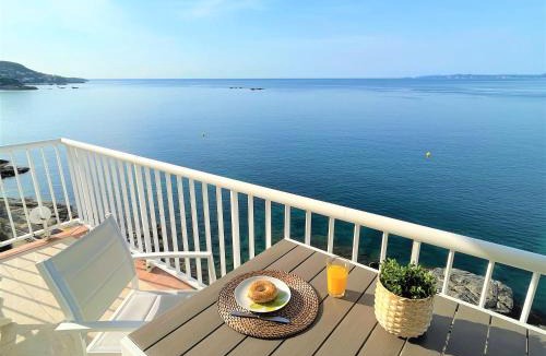 Almadraba-Canyelles Apartment | Exclusive Frontline Promocanyell Roses - Immo Barneda