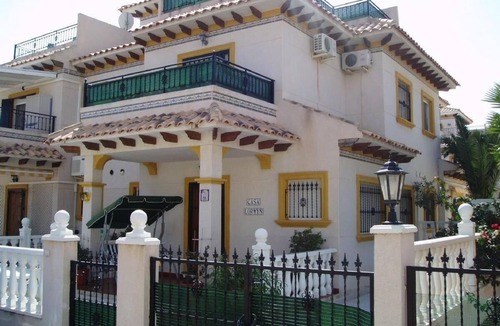 Orihuela Costa Villa | Fabulous 3 bedroom Quad Villa in lovely Urbanisation close to amenities