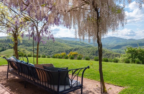 San Giovanni del Pantano House | Farmhouse in Umbria with private pool, sleeping up to 12 people.