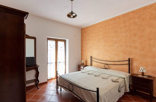 Rocca San Felice Bed & Breakfast | Farmhouse Radici Irpine