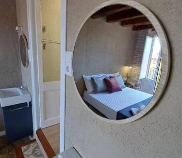 Vic Apartment | FeelhomeVIC. Ático con terraza en centro histórico