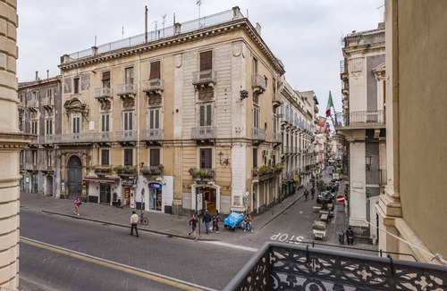 Catania City Centre Apartment | Ferrini Home - Etnea Portrait