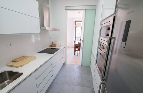 Dreta de l'Eixample Apartment | Few minutes walking Familia, Paseo De Gracia.Wifi. Minimum stay 31 nights