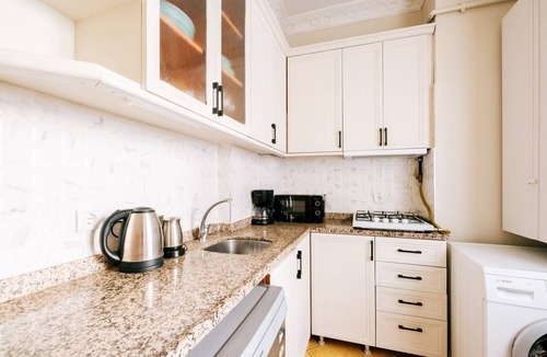 Galata Apartment | Flat w Balcony, Near Istiklal Avenue in Taksim