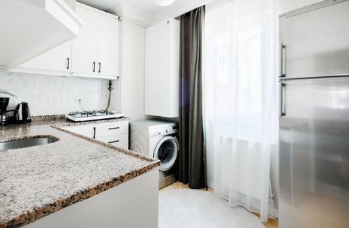 Galata Apartment | Flat w Balcony, Near Taksim Square in Istiklal