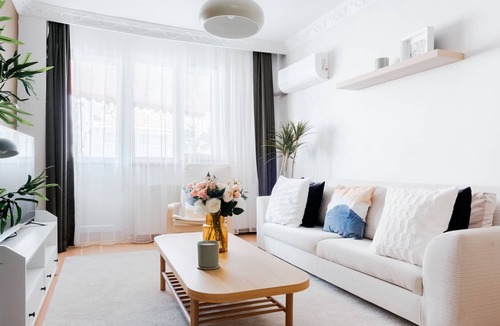 Galata Apartment | Flat w Balcony, Near Taksim Square in Istiklal
