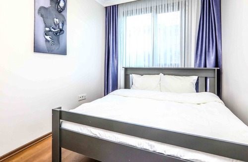 Sekerpinar Apartment | Flat with Balcony Close to SAW Airport and Viaport