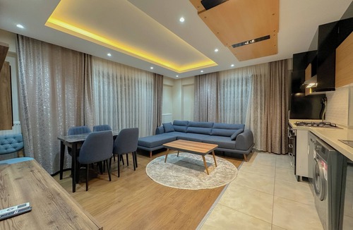 Cinarcik Apartment | Flower City Suites