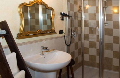 Airasca Bed & Breakfast | GENTIAN ROOM.