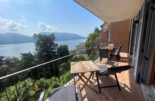 Gonte Apartment | Gioia apartment with lake view and pool