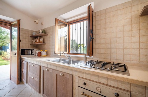 Castellana Grotte Villa | Gorgeous Countryside Villa with Infinity Pool
