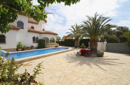 Miami Platja Villa | GRANADA Villa piscina, jardín, BBQ, Wifi gratis