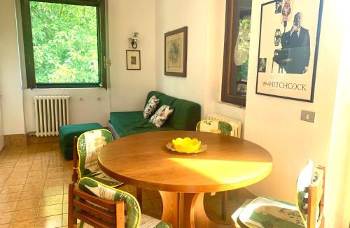 Albavilla Apartment | Green Apartment