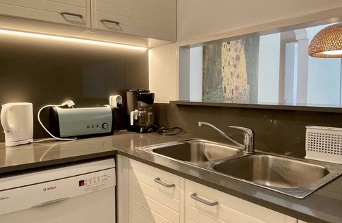 Pals Apartment | GREEN CLUB P 102