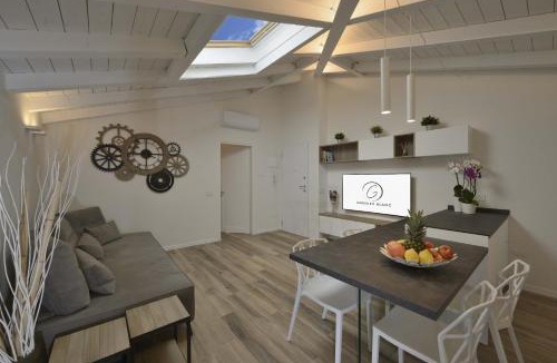 San Pietro in Casale Apartment | Grenier Blanc - Elegante mansarda