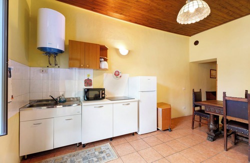 Ameno House | Guest House "Quadrifoglio" in Lago d'Orta with Balcony, Shared Garden & Wi-Fi
