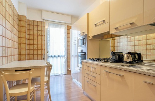 Mandello del Lario Apartment | Guzzi Lovers: La vacanza perfetta a Mandello