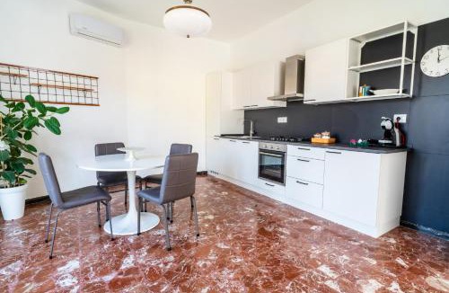 Arcola Apartment | Helianthus