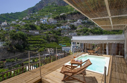 Pogerola Villa | Historic residence with spectacular views of the Amalfi sea and private jacuzzi