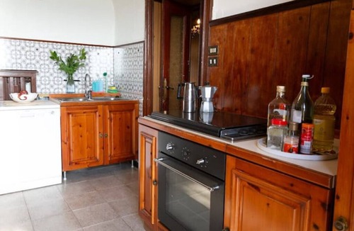 Netro Other | Historic Town House in Vineyard
