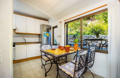 Cala Anguila-Cala Mendia House | Holiday Home "Strandfinca Cala Romantica" with Sea View, Private Garden and Wi-Fi
