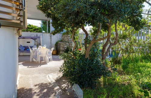 Torre Specchia Ruggeri House | Holiday Accommodation "Villa Tramontana 30 Metri Dal Mare" close to the beach