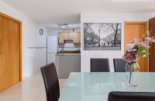 Puerto de Mazarron Apartment | Holiday Apartment "Clayma" with Sea View, Shared Pool & Wi-Fi