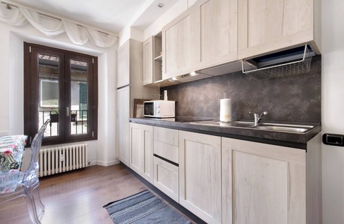 Mandello del Lario Apartment | Holiday Apartment "Lario Le Coccinelle Home" with a View of Lake Como, Balcony & Wi-Fi
