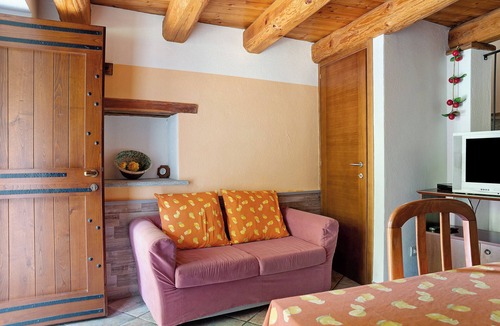 San Michele Prazzo Apartment | Holiday Apartment "Arnica Tano Di Grich" with Mountain View, Shared Terrace & 2 Balconies