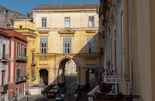 Portici Apartment | Holiday Apartment in Portici - Mamma Vesuvia. Near Naples, Pompeii, Amalfi Coast