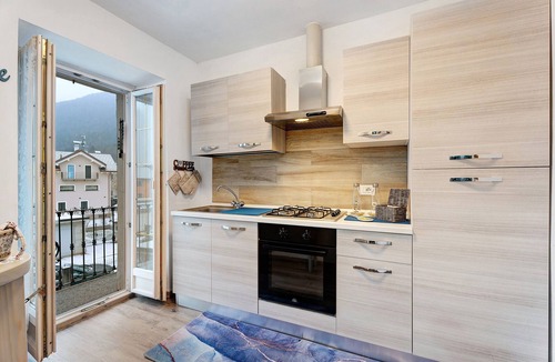 Malesco Apartment | Holiday Apartment "Nel Blu Dipinto Di Blu" with Mountain View, Private Garden & Balcony