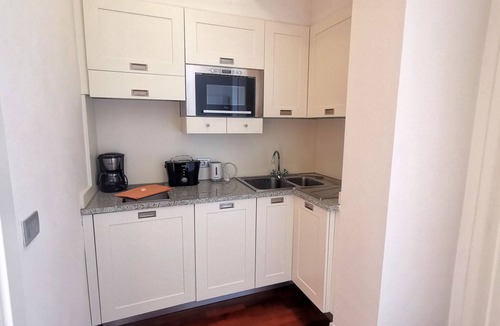 Meina Apartment | Holiday apartment with air conditioning and WLAN