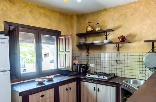 Alhama de Granada House | Holiday Home 'Rica' with Mountain View, Wi-Fi and Air Conditioning