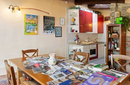 Piegaro House | Holiday Home near Pietrafitta Lake