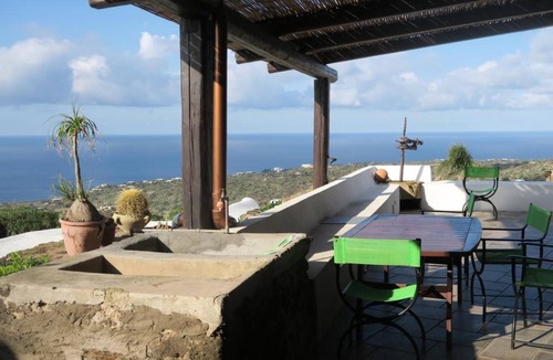 Pantelleria House | Holiday Home 'Antico Dammuso Al Tramonto' with Sea View and Private Garden
