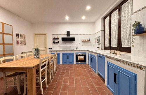 Stroncone House | Holiday Home 'Appartamento in Villa Umbriace' with Shared Pool, Wi-Fi and Air Conditioning