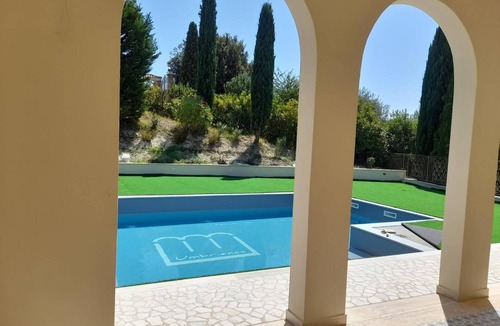 Stroncone House | Holiday Home 'Appartamento in Villa Umbriace' with Shared Pool, Wi-Fi and Air Conditioning