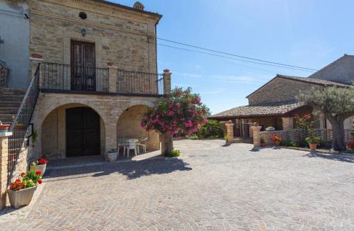 Crecchio House | Holiday Home Borgo Agrituristico Il Pino-3 by Interhome