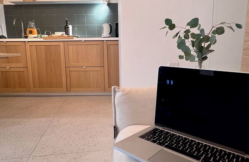 Polignano a Mare Apartment | Holiday Home Cardinal, apartment 45 sqm in the heart of the country, in a small street just a short walk from the old town and the sea.