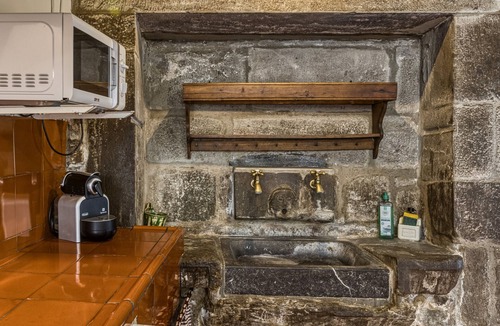 Merlant House | Holiday Home 'Can Soler De Merlant 2' with Mountain Views, Shared Pool and Wi-Fi