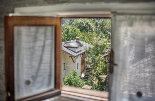 Balmuccia House | Holiday Home 'Casa Giulia Balmuccia' with Balcony and Wi-Fi
