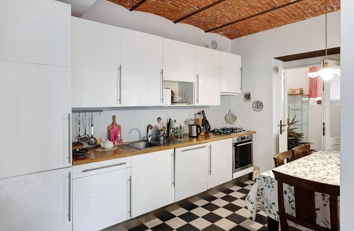 Ispra House | Holiday Home 'Casa Romantica' with Private Terrace, Balcony and Wi-Fi