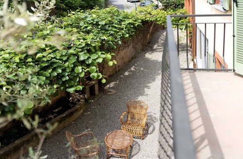 Ispra House | Holiday Home 'Casa Romantica' with Private Terrace, Balcony and Wi-Fi