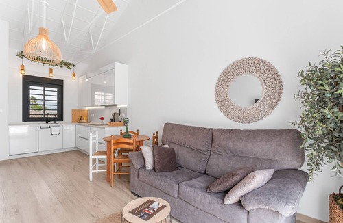 Catral House | Holiday Home 'Catral Alfalfar' with Private Pool, Wi-Fi and Air Conditioning