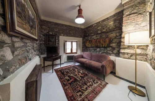 San Terenzo Monti House | Holiday Home 'Chiarissima Dei Venti' with Mountain View, Private Terrace and Wi-Fi