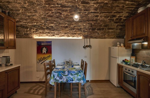 Riva House | Holiday Home Como Lake-Casa Sibiel-Typical Italian house
