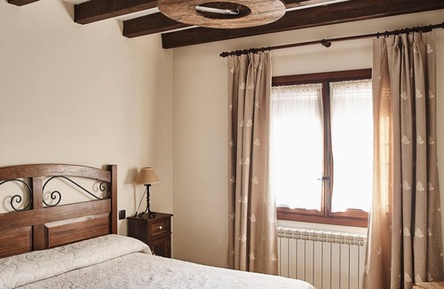 Hontanar House | Holiday Home 'El Cantueso 1' with Mountain View, Wi-Fi and Air Conditioning