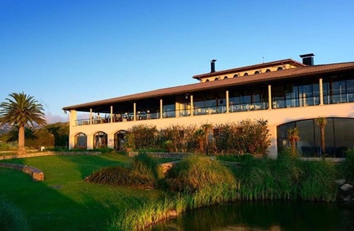 Bonmont Terres Noves House | Holiday Home "Casa en la playa con piscina y port Aventura" with Shared Pool, A/C & Wi-Fi